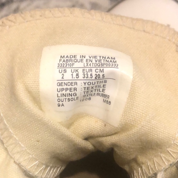 Vintage 90’s Converse Youth Size 2 - Picture 8 of 9